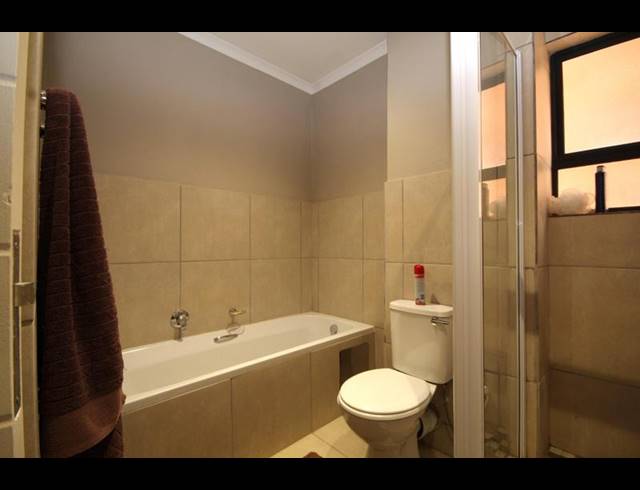 2 BEDROOM APARTMENT FOR SALE IN DIE HOEWES